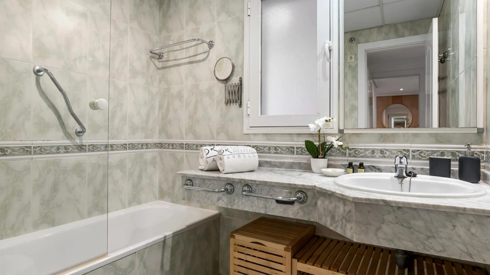 Charming And Spacious Apartment In Medina Garden - Puerto Banus Marbellac Espagne